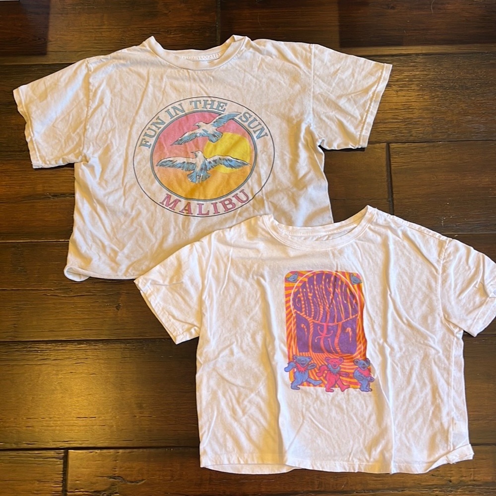 Cropped graphic tee bundle